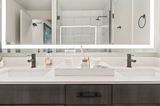 1351 W Lake St in Chicago, IL - Building Photo - Building Photo