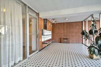 6040 N Troy St in Chicago, IL - Building Photo - Building Photo