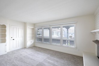 7850 El Paseo Grande in San Diego, CA - Building Photo - Building Photo