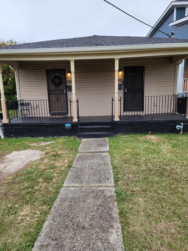 property at 3622 Buchanan St