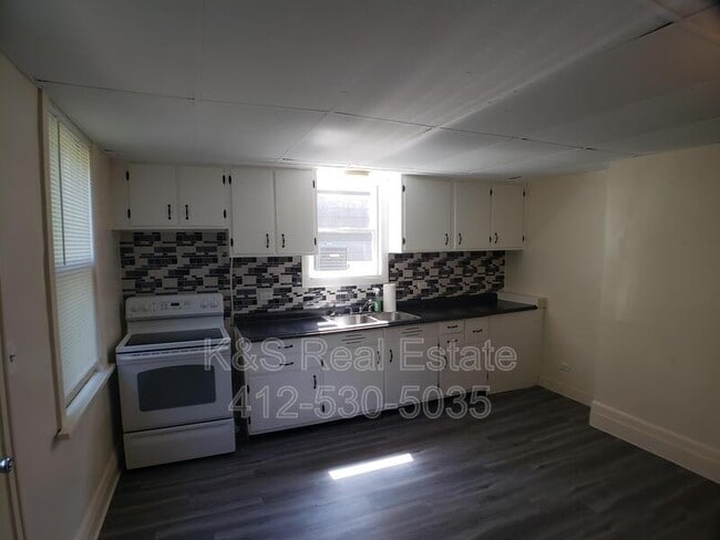 535 E Pittsburgh St in Greensburg, PA - Building Photo - Building Photo
