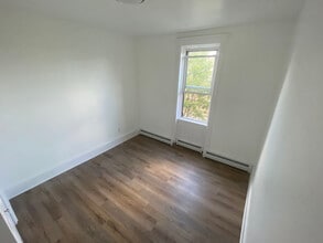 2415 New York Ave, Unit Apt 2 in Union City, NJ - Foto de edificio - Building Photo