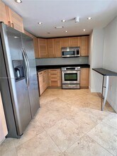 17600 N Bay Rd, Unit N304 in Sunny Isles Beach, FL - Building Photo - Building Photo