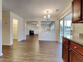 303 Waylon Dr in Summerville, SC - Building Photo - Building Photo