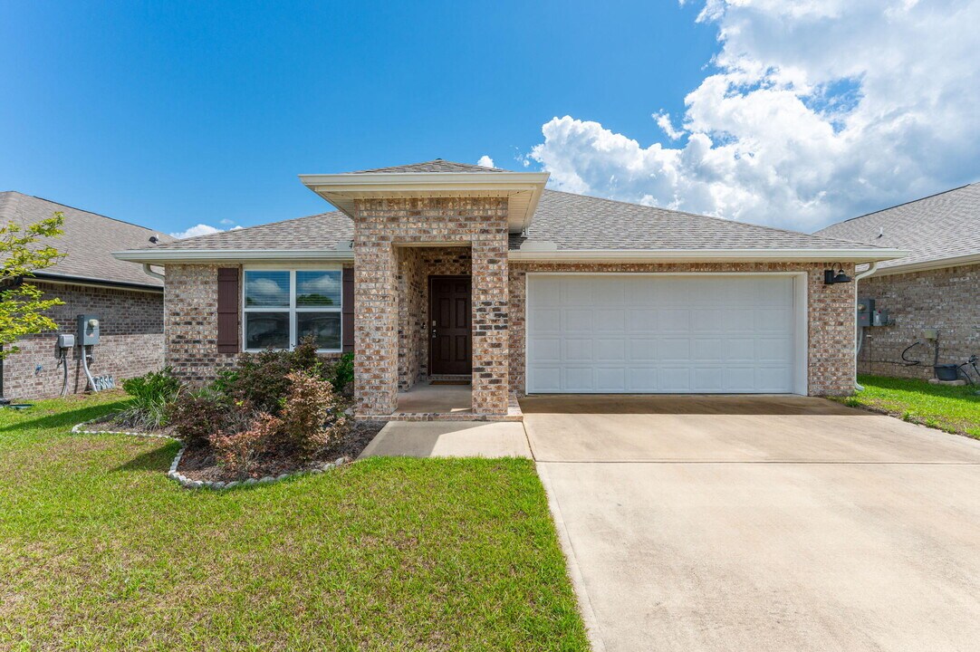 4603 Reveille Wy in Crestview, FL - Building Photo