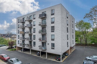 Park Lane Condominium in Hackensack, NJ - Building Photo - Building Photo