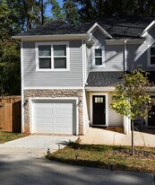 2046 McDonald Dr in Charlotte, NC - Building Photo
