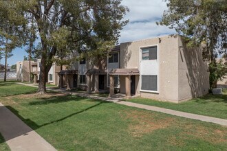 7126 N 19th Ave in Phoenix, AZ - Building Photo - Primary Photo