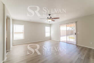 13406 N 124th Ln in El Mirage, AZ - Building Photo - Building Photo