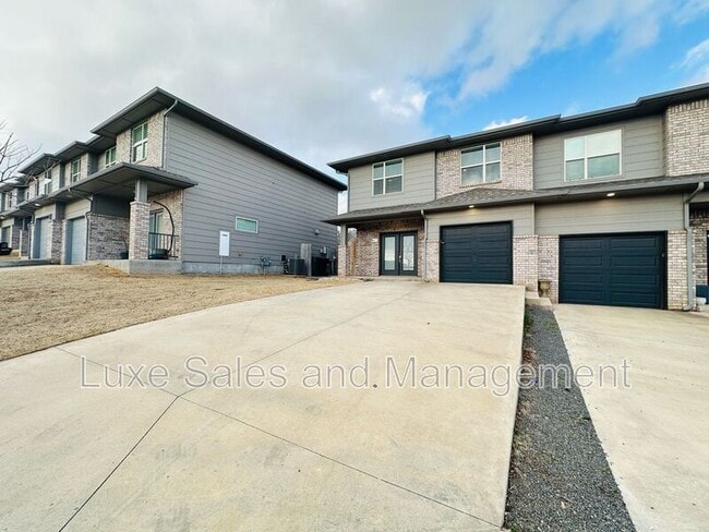 7907 NW 135th Terrace in Oklahoma City, OK - Building Photo - Building Photo