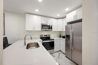 240 Medallion Blvd in Madeira Beach, FL - Building Photo - Building Photo