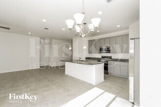 531 Crown Rose Dr in Eagle Lake, FL - Building Photo - Building Photo