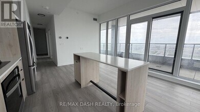 1007 The Queensway in Toronto, ON - Building Photo - Building Photo