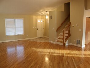 429 Ruffin Dr in Galloway, OH - Building Photo - Building Photo