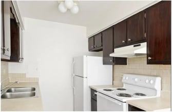 3060 Kathe Ln in Waukegan, IL - Building Photo - Building Photo