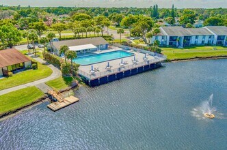 1112 Green Pine Blvd in West Palm Beach, FL - Building Photo - Building Photo