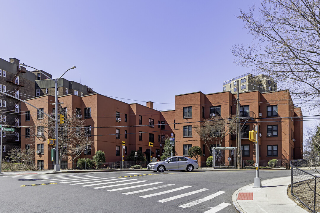 Carroll Gardens in Bronx, NY - Building Photo