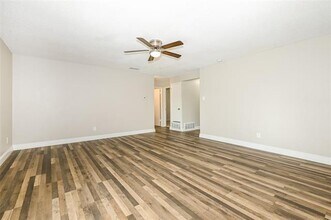 103 Sherry Ct in Weatherford, TX - Building Photo - Building Photo