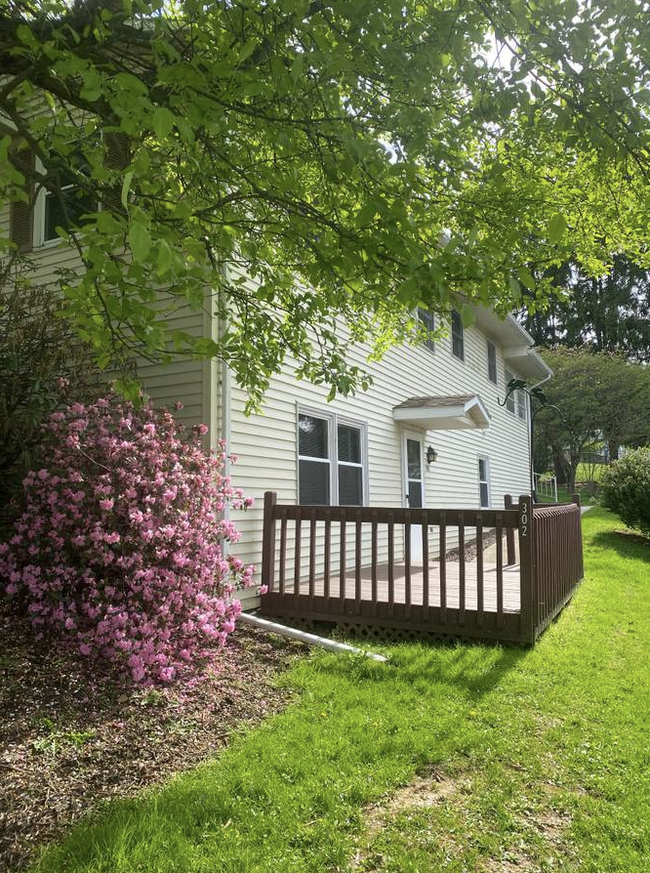 302 Forrest St