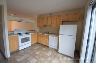 140 North Beacon St, Unit A4 in Boston, MA - Building Photo