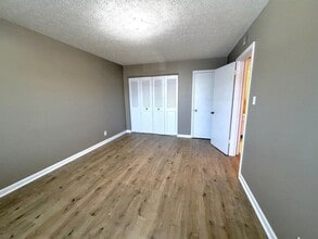 Church Way Apartments in Louisville, KY - Building Photo - Building Photo