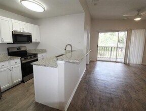 8115 45th Ct E in Sarasota, FL - Building Photo - Building Photo