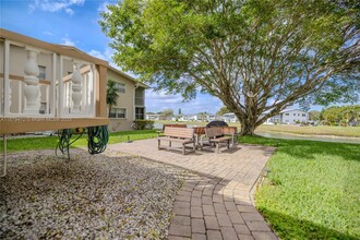 92 Chatham D in West Palm Beach, FL - Building Photo - Building Photo