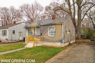 991 S Ballenger Hwy in Flint, MI - Building Photo