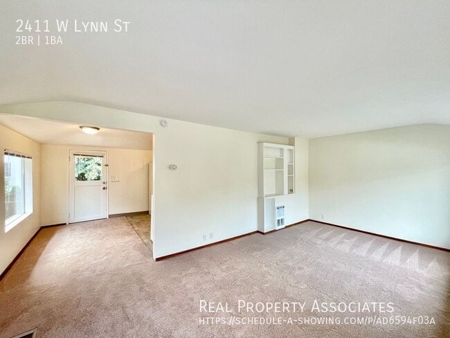 2411 W Lynn St in Seattle, WA - Building Photo - Building Photo