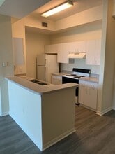 17102 Carrington Park Dr in Tampa, FL - Building Photo - Building Photo