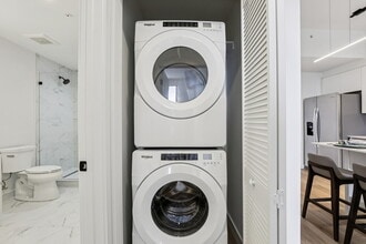 101 Dania Beach in Dania Beach, FL - Building Photo - Building Photo