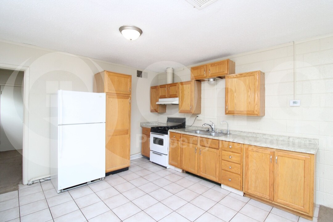 16 1/2 S 81st St in Mesa, AZ - Building Photo