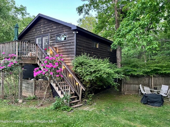 property at 40 Sunset Ridge