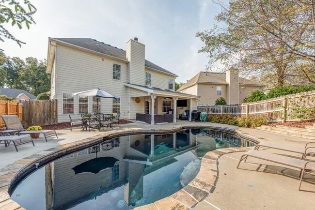 2020 Chelton Way SE in Smyrna, GA - Building Photo - Building Photo