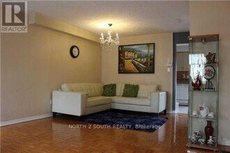 326 Hawkview Blvd in Vaughan, ON - Building Photo - Building Photo