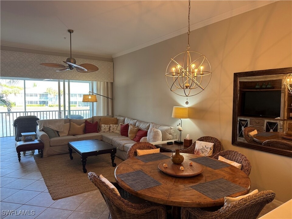 1262 Sweetwater Ln in Naples, FL - Building Photo