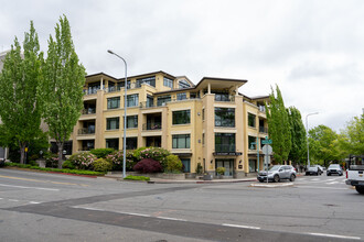 Salish Village Condominium in Kirkland, WA - Building Photo - Building Photo