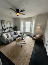 3860 E 72nd St, Unit 3 in Cleveland, OH - Foto de edificio - Building Photo