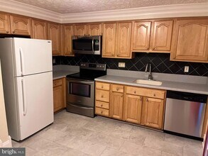 1042 Vine St in Baltimore, MD - Building Photo - Building Photo