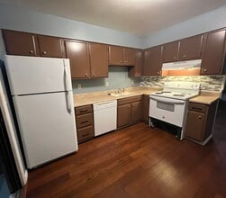 44 Royal Crest Dr in Pueblo, CO - Building Photo - Building Photo