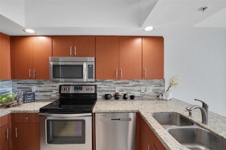 100 N Federal Hwy in Fort Lauderdale, FL - Building Photo - Building Photo