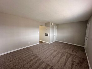 108 E Inskip Dr in Knoxville, TN - Building Photo - Building Photo