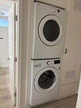 1401 Superior Ave in Newport Beach, CA - Foto de edificio - Building Photo