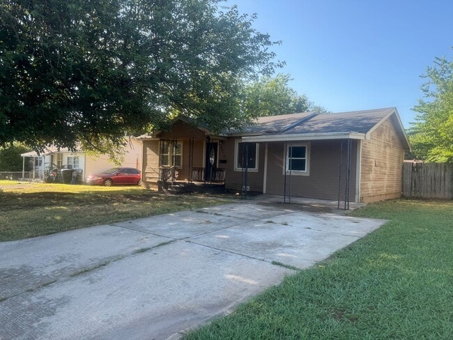 property at 3912 SE 10th Pl