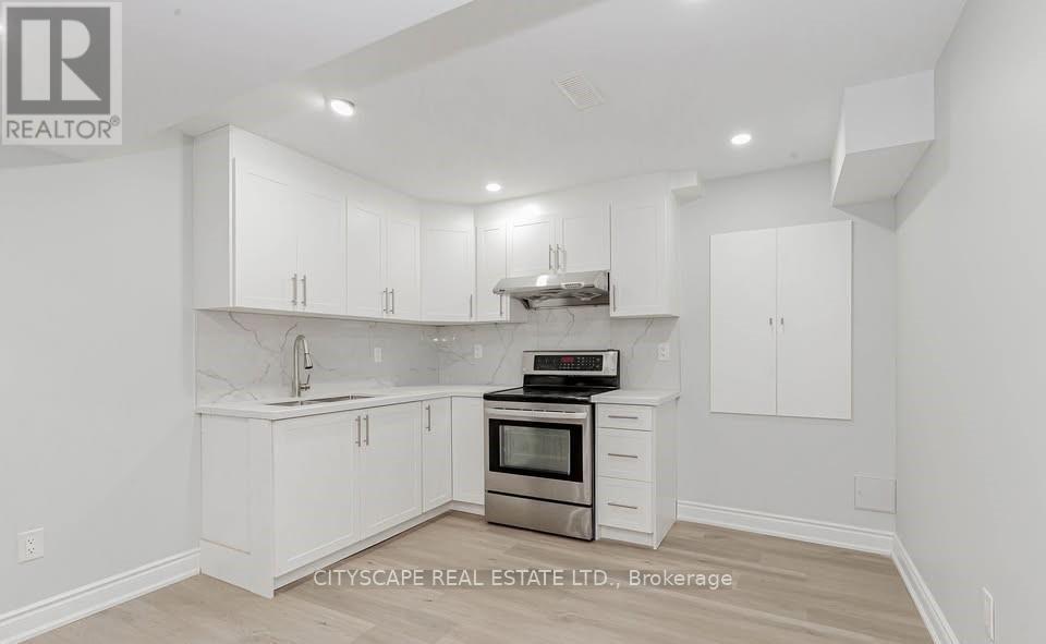 18 Jemima Rd in Brampton, ON - Building Photo
