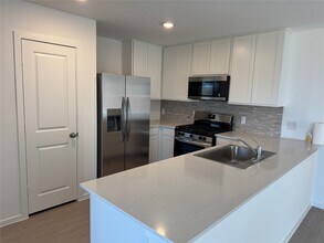 2519 American Ruby Dr in Rosharon, TX - Building Photo - Building Photo