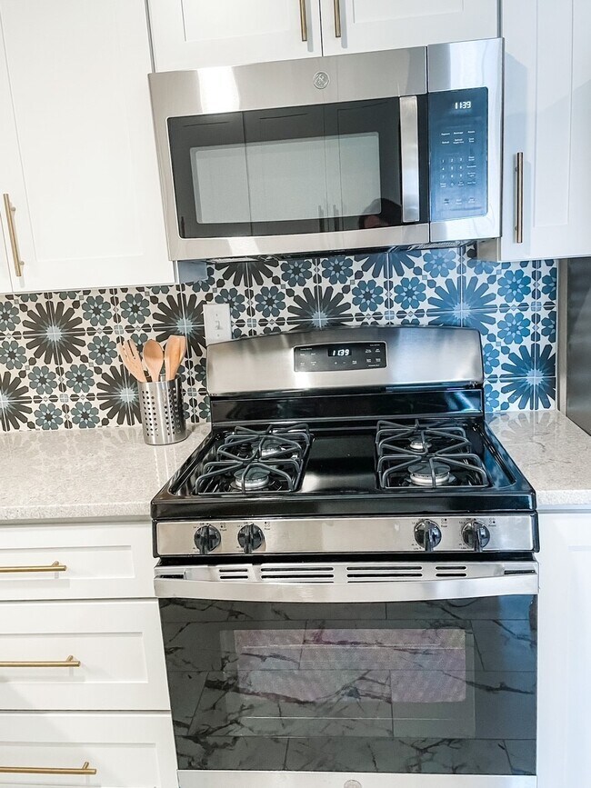 7055 Hampton Ave in St. Louis, MO - Building Photo - Building Photo