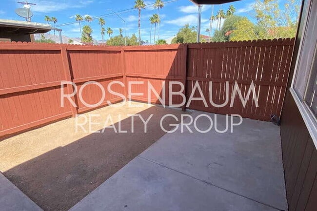 2625 N Alvernon Way in Tucson, AZ - Foto de edificio - Building Photo