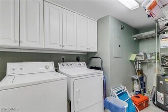 5792 Deauville Cir in Naples, FL - Building Photo - Building Photo