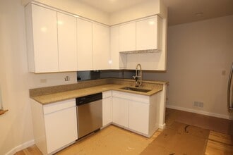 3345 N Southport Ave, Unit J08P in Chicago, IL - Building Photo - Building Photo